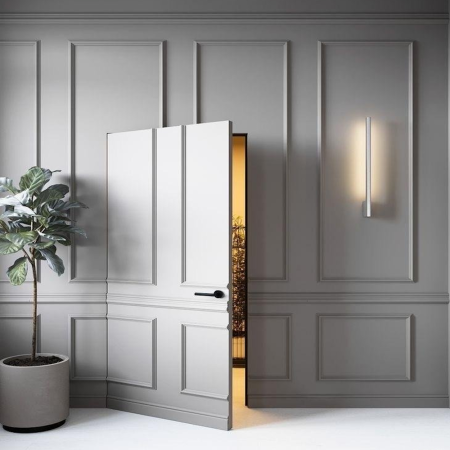 Дверь межкомнатная скрытая Бизнес Парк обратного открывания INVISIBLE 60 под покраску, черная алюминиевая кромка с 3-х сторон